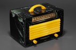 General Electric L-574 Catalin Radio in Dark Green + Yellow